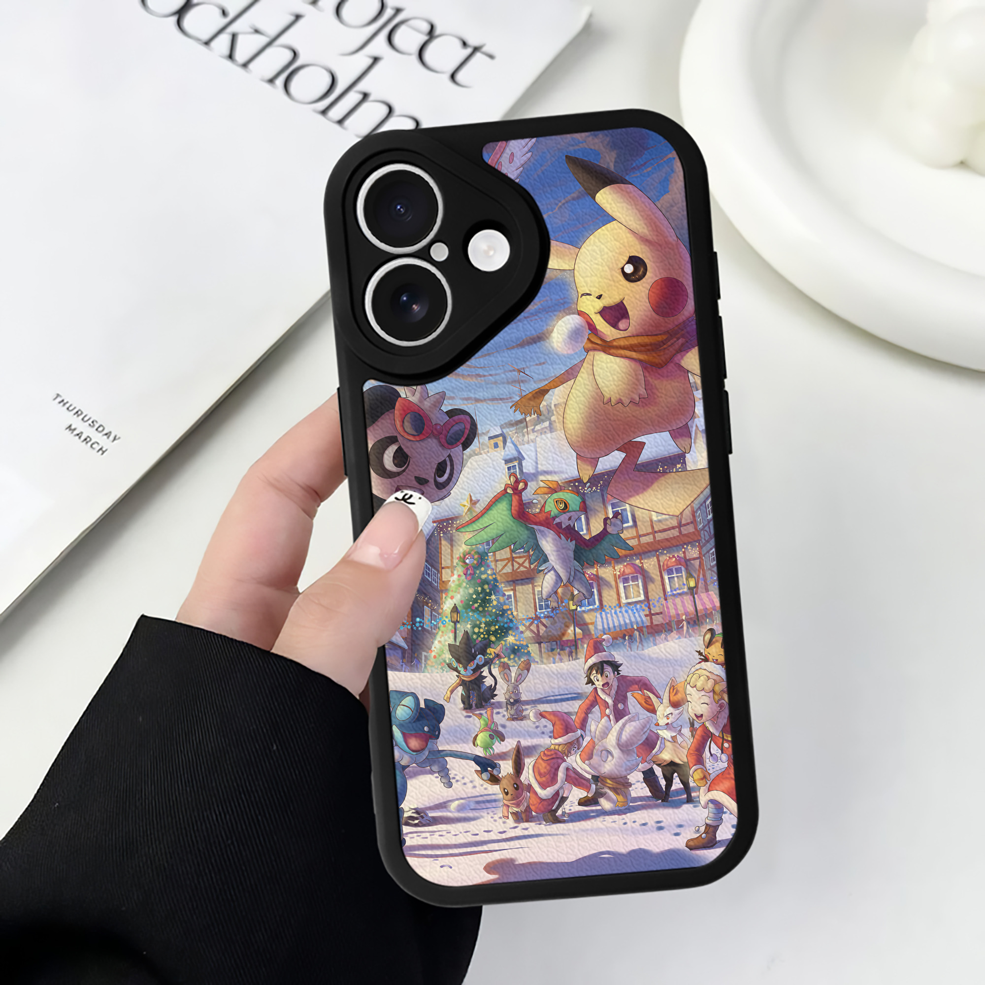 （画像用） ポケットモンスター Pokémon 【iPhone 16シリーズ対応】シリコンスマホケース（レザー調） 材質：シリコン